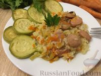 Фото к рецепту: Кабачки, тушеные с овощами и сосисками