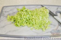 Фото приготовления рецепта: Крабовый салат с пекинской капустой - шаг №2