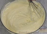 Фото приготовления рецепта: Йогуртовый муссовый торт с персиками (без выпечки) - шаг №16