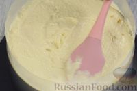 Фото приготовления рецепта: Йогуртовый муссовый торт с персиками (без выпечки) - шаг №19