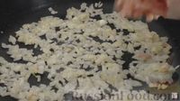 Фото приготовления рецепта: Кабачковые блинчики с начинкой из фарша и сыра - шаг №3