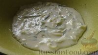 Фото приготовления рецепта: Кабачковые блинчики с начинкой из фарша и сыра - шаг №8
