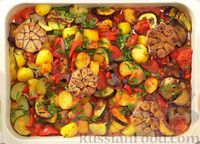 Фото приготовления рецепта: Овощи, запечённые в томатном соусе - шаг №12