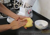 Фото приготовления рецепта: Песочные пирожные "Кокос-банан" - шаг №4