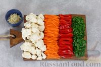 Фото приготовления рецепта: Маринованная цветная капуста с морковью и болгарским перцем - шаг №2