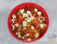 Фото приготовления рецепта: Маринованная цветная капуста с морковью и болгарским перцем - шаг №6