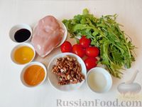 Фото приготовления рецепта: Салат с курицей, помидорами и орехами - шаг №1