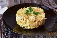 Фото к рецепту: Салат с курицей, кукурузой и яйцами
