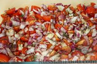 Фото приготовления рецепта: Свинина в лаймовом маринаде, запечённая с помидорами - шаг №7