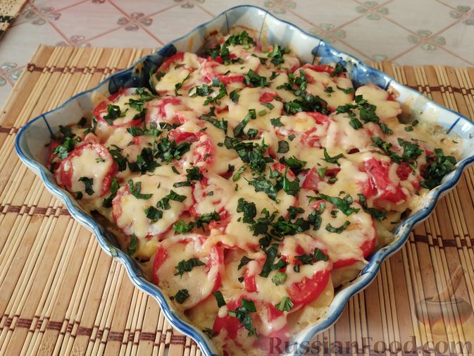Кабачки, запеченные в духовке с картофелем и помидорами
