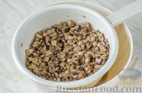 Фото приготовления рецепта: Картофельные зразы с грибами - шаг №8