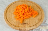 Фото приготовления рецепта: Салат с фаршем, морковью и болгарским перцем - шаг №4