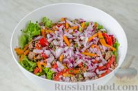 Фото приготовления рецепта: Салат с фаршем, морковью и болгарским перцем - шаг №16