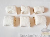 Фото приготовления рецепта: Творожные булочки с сыром, вялеными томатами и базиликом - шаг №14