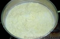 Фото приготовления рецепта: Домашний сыр из молока, сметаны и яиц - шаг №2