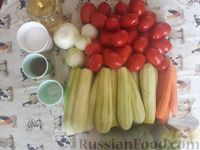 Фото приготовления рецепта: Салат с куриной печенью, яйцами и маринованными кабачками - шаг №1