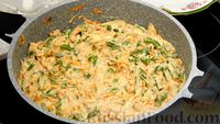 Фото приготовления рецепта: Стручковая фасоль с курицей  в сливочном соусе с сыром - шаг №12