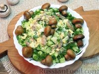 Фото к рецепту: Салат с шампиньонами, яйцами и огурцами