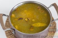 Фото приготовления рецепта: Грибной суп с картофелем  и вермишелью - шаг №7