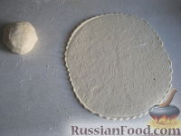 Фото приготовления рецепта: Чебуреки на кефире - шаг №8