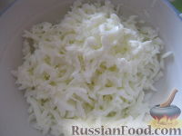 Фото приготовления рецепта: Салат с красной икрой "Царский" - шаг №5