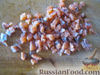 Фото приготовления рецепта: Салат из красной рыбы "Флагман" - шаг №3