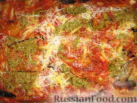 Фото к рецепту: Пармижиана из баклажанов с соусом из базилика и соусом песто