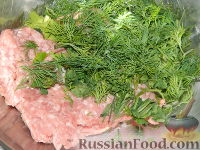 Фото приготовления рецепта: Мясные котлеты с зеленью - шаг №2