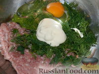 Фото приготовления рецепта: Мясные котлеты с зеленью - шаг №4