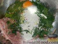 Фото приготовления рецепта: Мясные котлеты с зеленью - шаг №5