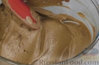 Фото приготовления рецепта: Шоколадно-кофейные капкейки с малиновым конфи - шаг №19