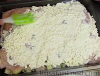Фото приготовления рецепта: Картофель, запечённый с куриным филе, сыром и сливками - шаг №6