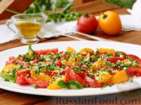 Фото к рецепту: Салат из разноцветных помидоров с зеленью и кунжутом