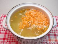 Фото приготовления рецепта: Куриный суп с овощами и свекольными клецками - шаг №8
