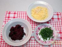 Фото приготовления рецепта: Куриный суп с овощами и свекольными клецками - шаг №12