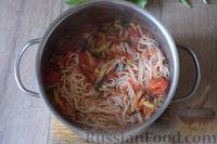 Фото приготовления рецепта: Спагетти с баклажанами в томатном соусе - шаг №13