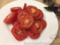 Фото приготовления рецепта: Салат из картофеля, помидоров и огурцов - шаг №5