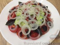 Фото приготовления рецепта: Салат из картофеля, помидоров и огурцов - шаг №15