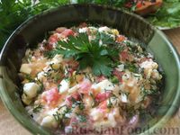 Фото к рецепту: Салат из яиц, помидоров и риса