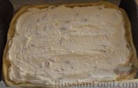 Фото приготовления рецепта: Пирог на кефире, с творожной начинкой - шаг №9
