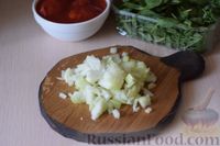 Фото приготовления рецепта: Свинина под томатным соусом с ветчиной и шпинатом - шаг №6
