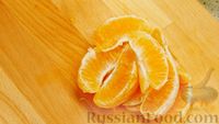 Фото приготовления рецепта: Апельсиново-огуречный смузи со шпинатом и имбирем - шаг №2