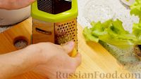 Фото приготовления рецепта: Апельсиново-огуречный смузи со шпинатом и имбирем - шаг №5