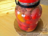 Фото приготовления рецепта: Квашеные помидоры "Газированные", как бочковые (на зиму) - шаг №10