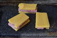 Фото приготовления рецепта: Колбаса с сыром в яичном кляре - шаг №7