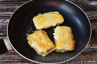 Фото приготовления рецепта: Колбаса с сыром в яичном кляре - шаг №10