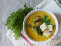 Фото к рецепту: Сырный суп с брокколи и грибами
