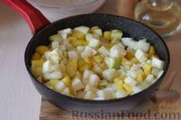Фото приготовления рецепта: Куриные сердечки с кольраби и картошкой в сметанном соусе - шаг №11