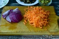 Фото приготовления рецепта: Салат с курицей, картофелем, морковью и маринованными грибами - шаг №2
