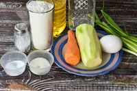 Фото приготовления рецепта: Кабачково-морковные оладушки - шаг №1